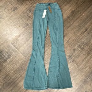 URBAN OUTFITTERS Green XS Bell Bottom Leggings
